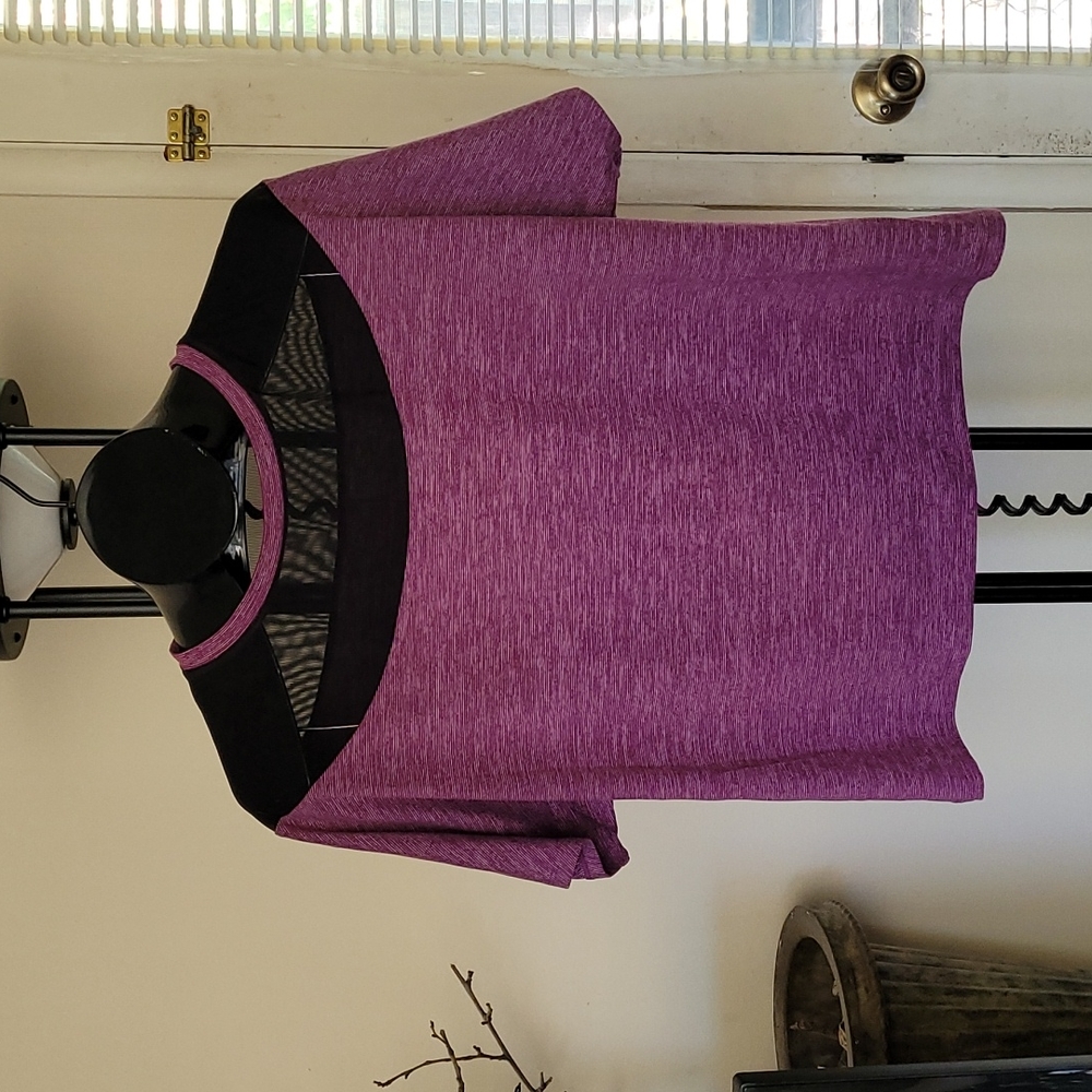 LUCY oversized athletic top